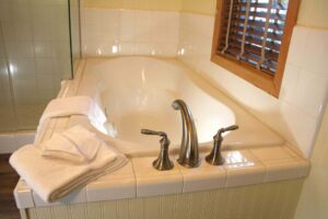 Sequoia Suite elliott hotel inn fresh towels