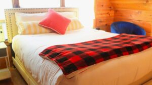 Dogwood Suite elliott house restful vacation bed